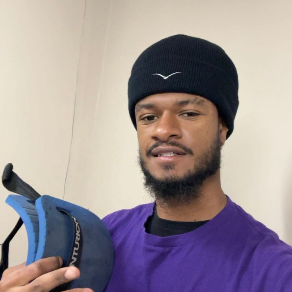 Flow Brío Originals Logo Beanie